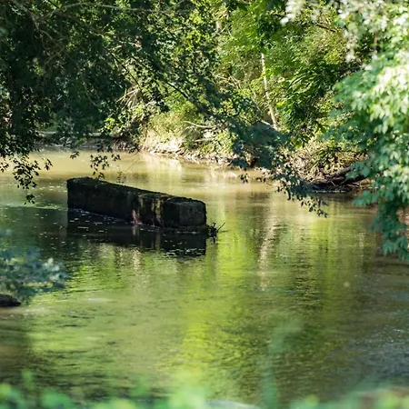 Caperot Eyres-Moncube